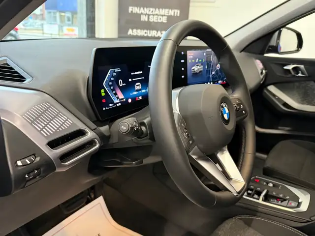 BMW 1 Series view 5