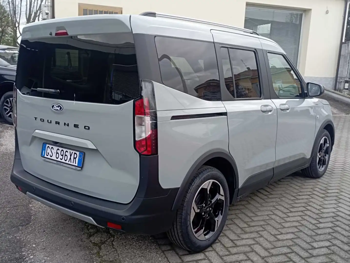 Ford Tourneo Courier 2ªs 1.0 EcoBoost Active Grigio - 2
