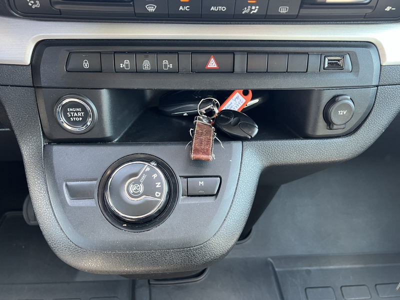 Citroen Jumpy Spacetourer Shine M (L2) — photo 11