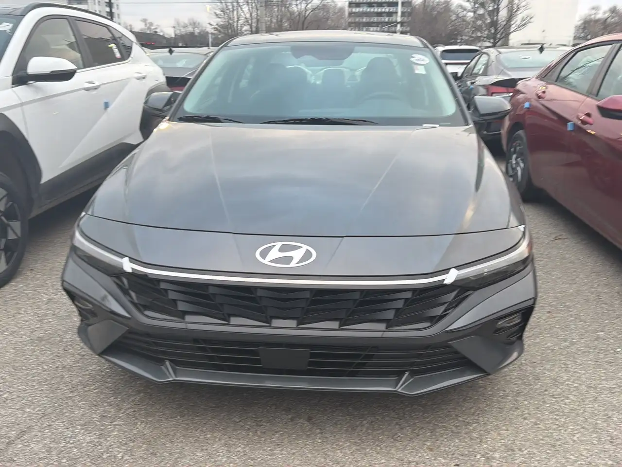 Hyundai ELANTRA photo Hyundai ELANTRA