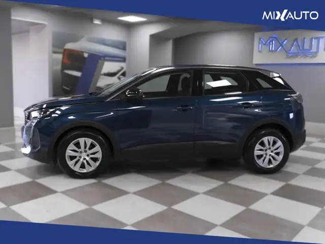 Peugeot 3008 view 3