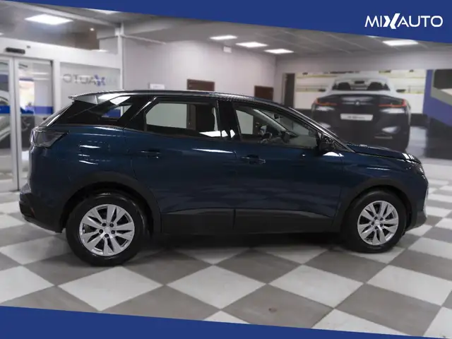 Peugeot 3008 view 6