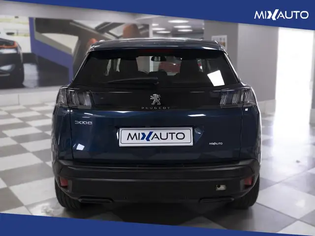 Peugeot 3008 view 4