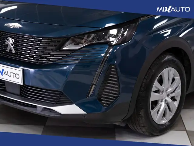 Peugeot 3008 view 9