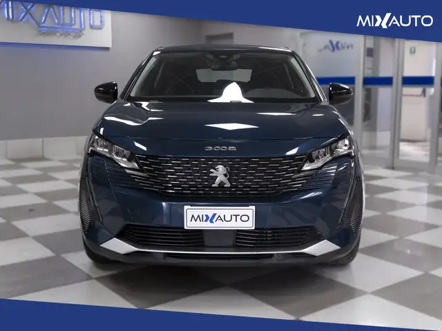 Peugeot 3008 view 2