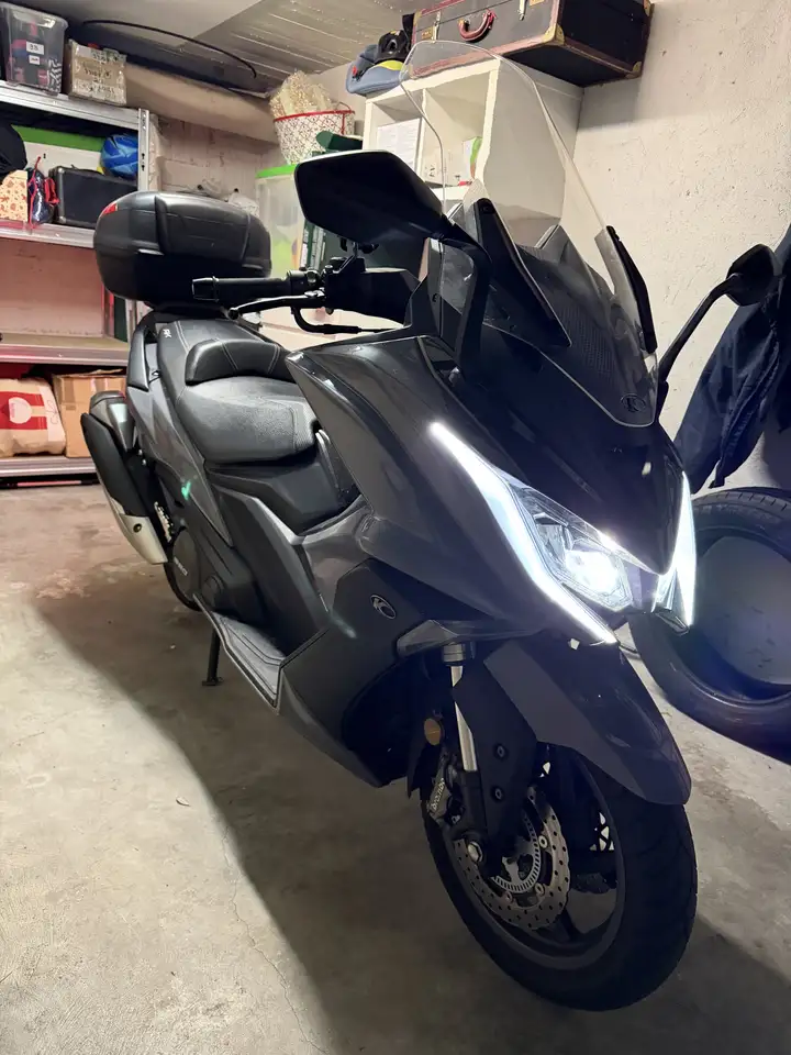 Kymco AK 550