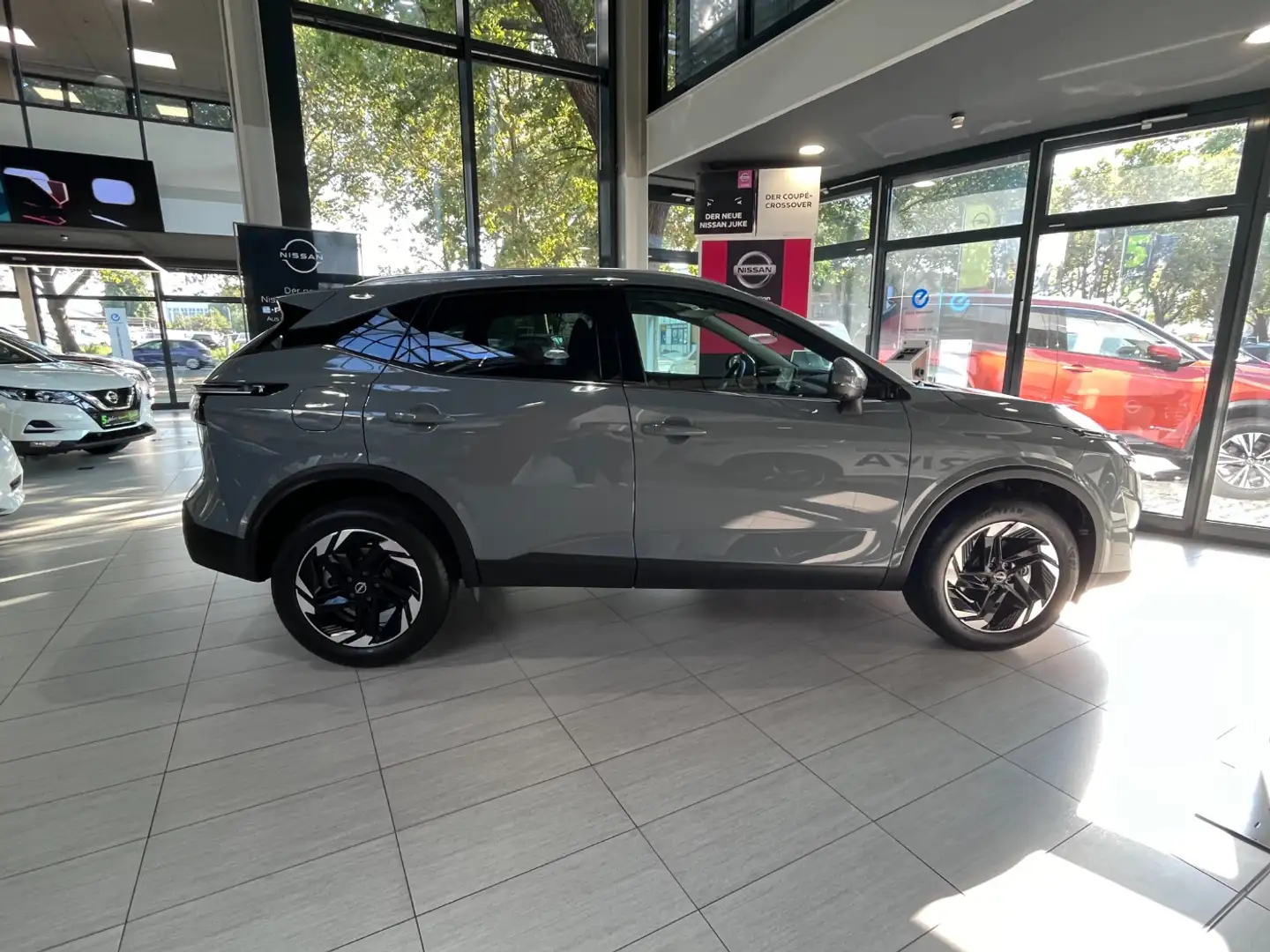 Nissan Qashqai N-Connecta e-Power 190PS Pano Kam Navi Grau - 2