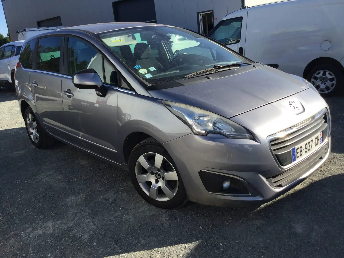 Peugeot 5008 1.6 120chHDI Business EAT6 7 places Gris - 2