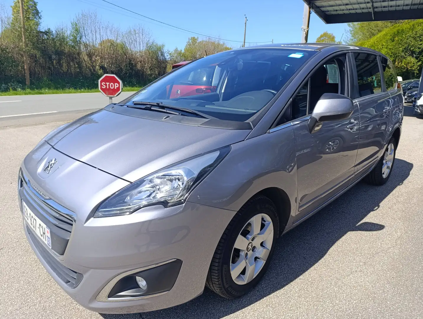 Peugeot 5008 1.6 120ch Business EAT6 7 places Gris - 1