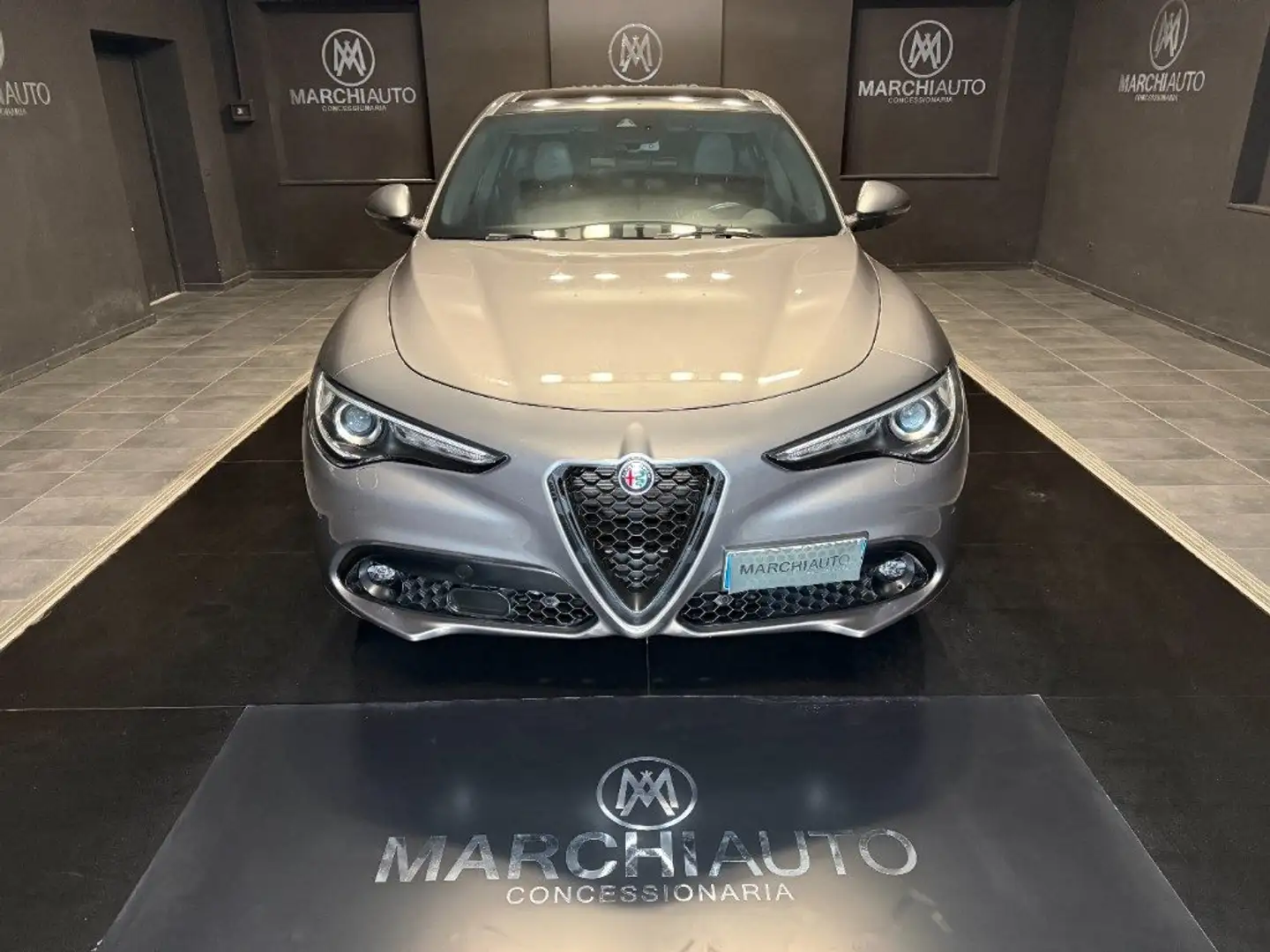 Alfa Romeo Stelvio 2.2 Turbodiesel 210 CV AT8 Q4 Veloce Grau - 2