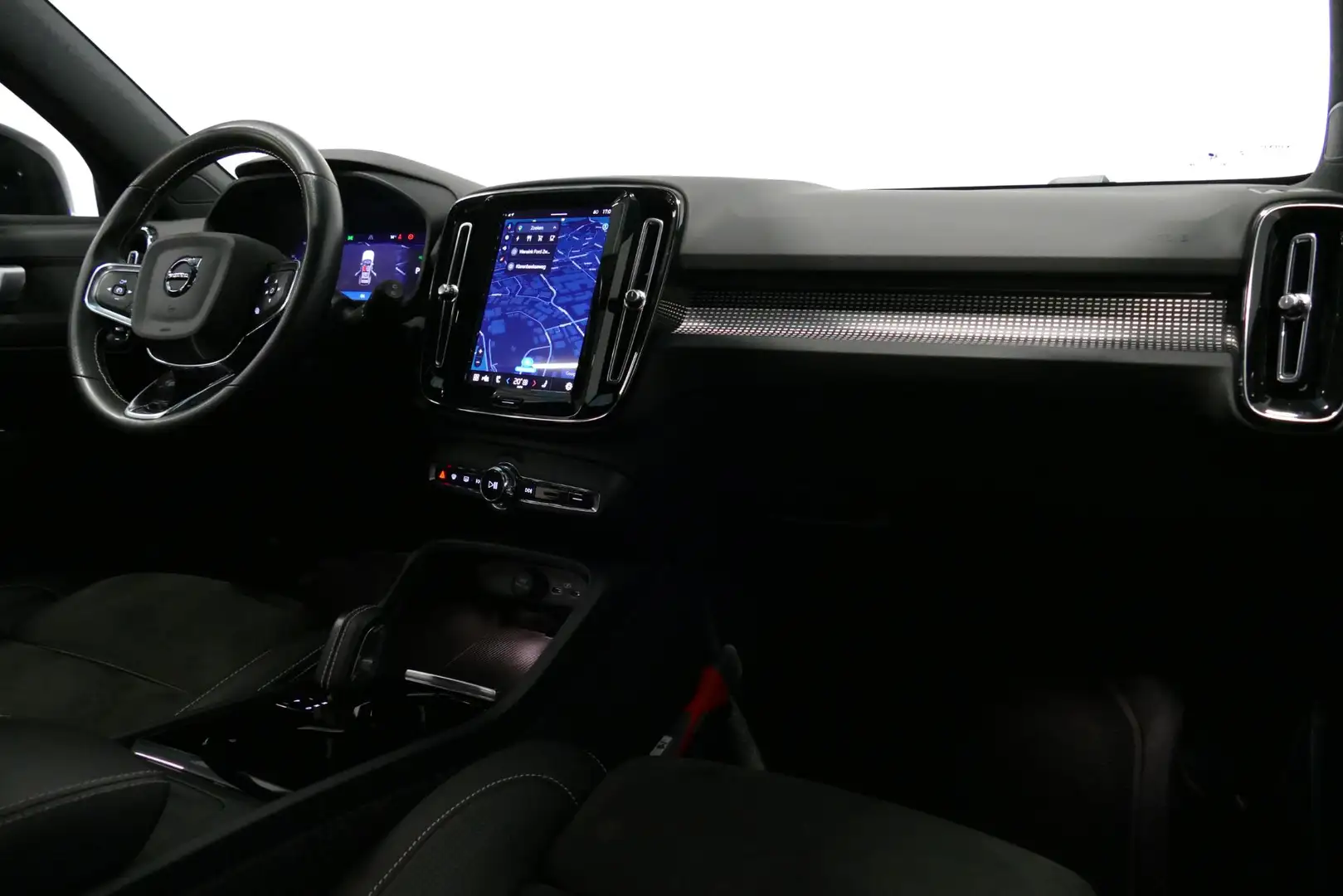 Volvo XC40 Recharge P8 AWD R-Design / Orig. Nederlands / Stoe Zwart - 2