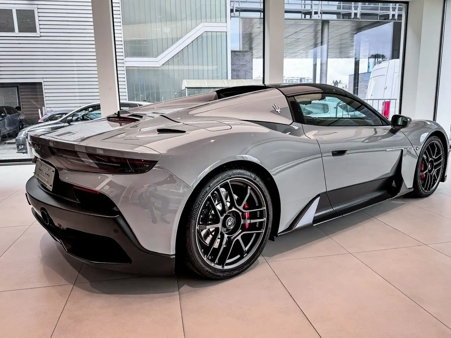 Maserati MC20 Cielo Gris - 2