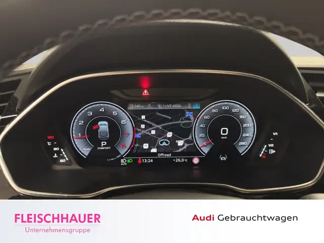 Audi Q3 view 12
