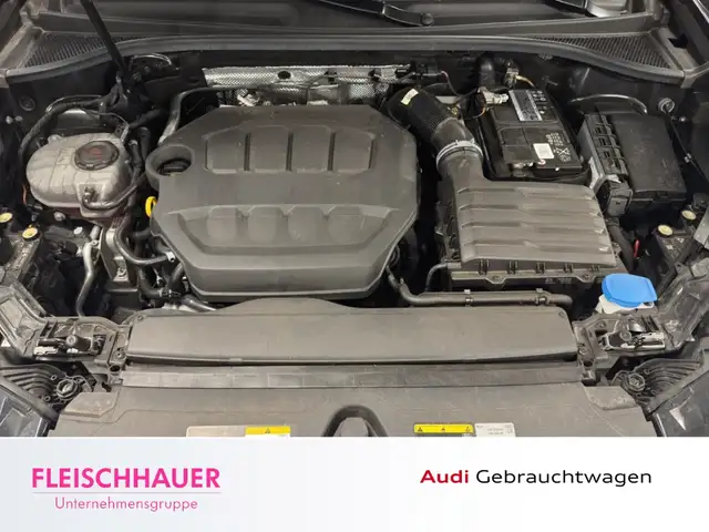 Audi Q3 view 22