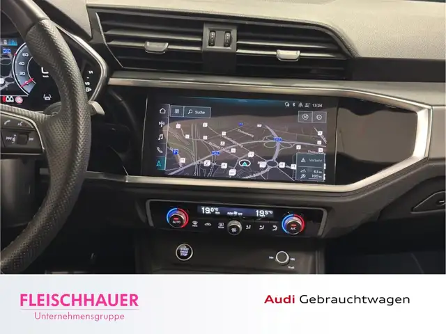 Audi Q3 view 17