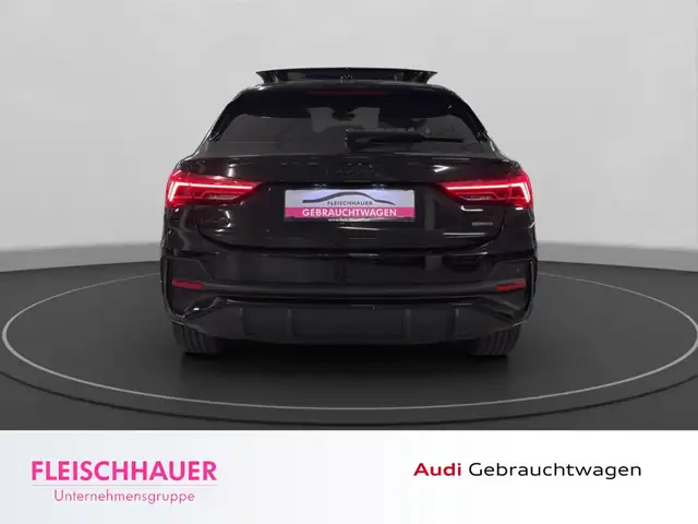Audi Q3 view 6