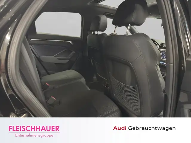 Audi Q3 view 20