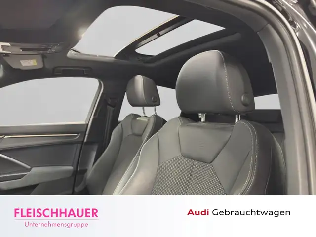 Audi Q3 view 24