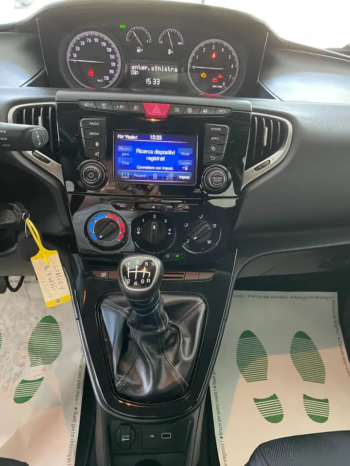 Lancia Ypsilon 2021 — фото 11
