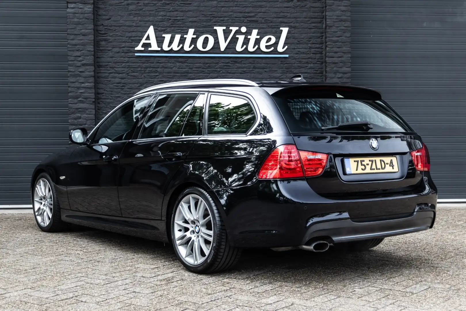 BMW 318 3-serie Touring 318i Automaat | M Sport Edition | Negro - 2