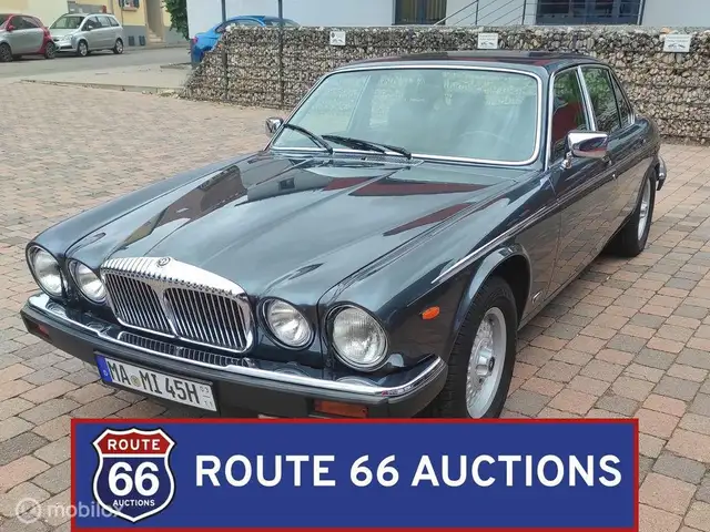 Jaguar XJ12