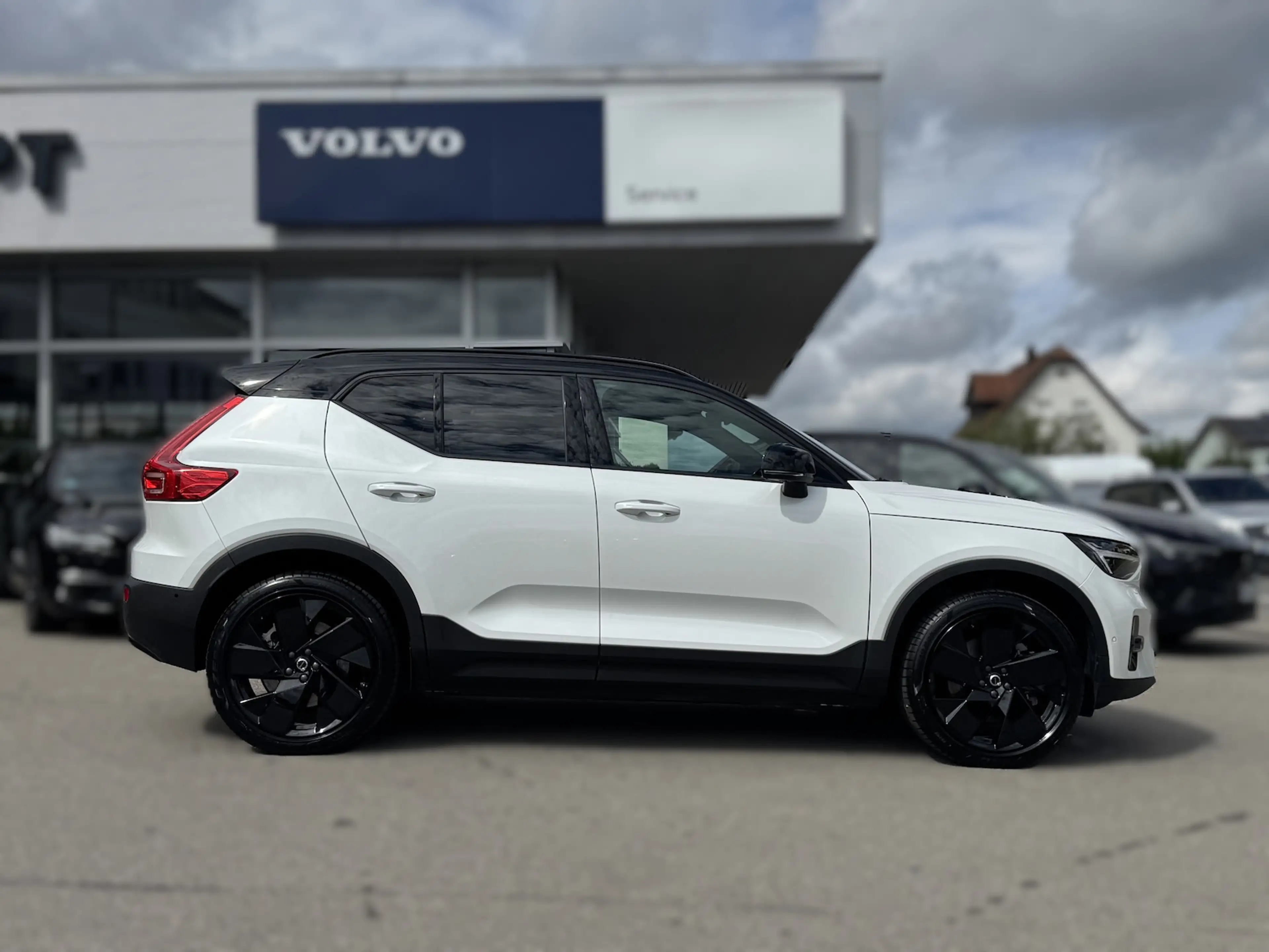 Volvo EX40 Plus*Black Edition*2WD*NP 64730*Pano*82kWh — photo 4