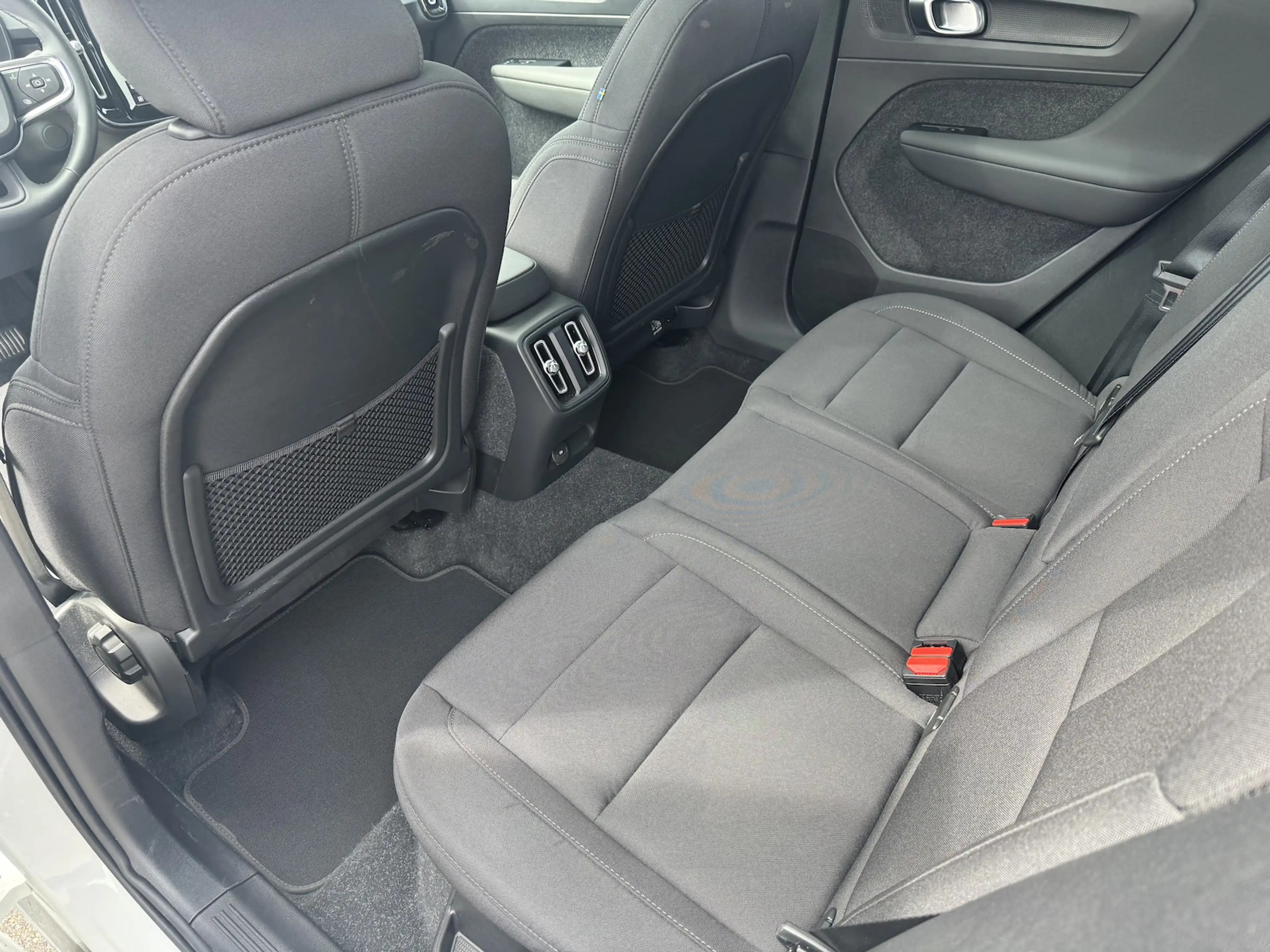 Volvo EX40 Plus*Black Edition*2WD*NP 64730*Pano*82kWh — photo 10