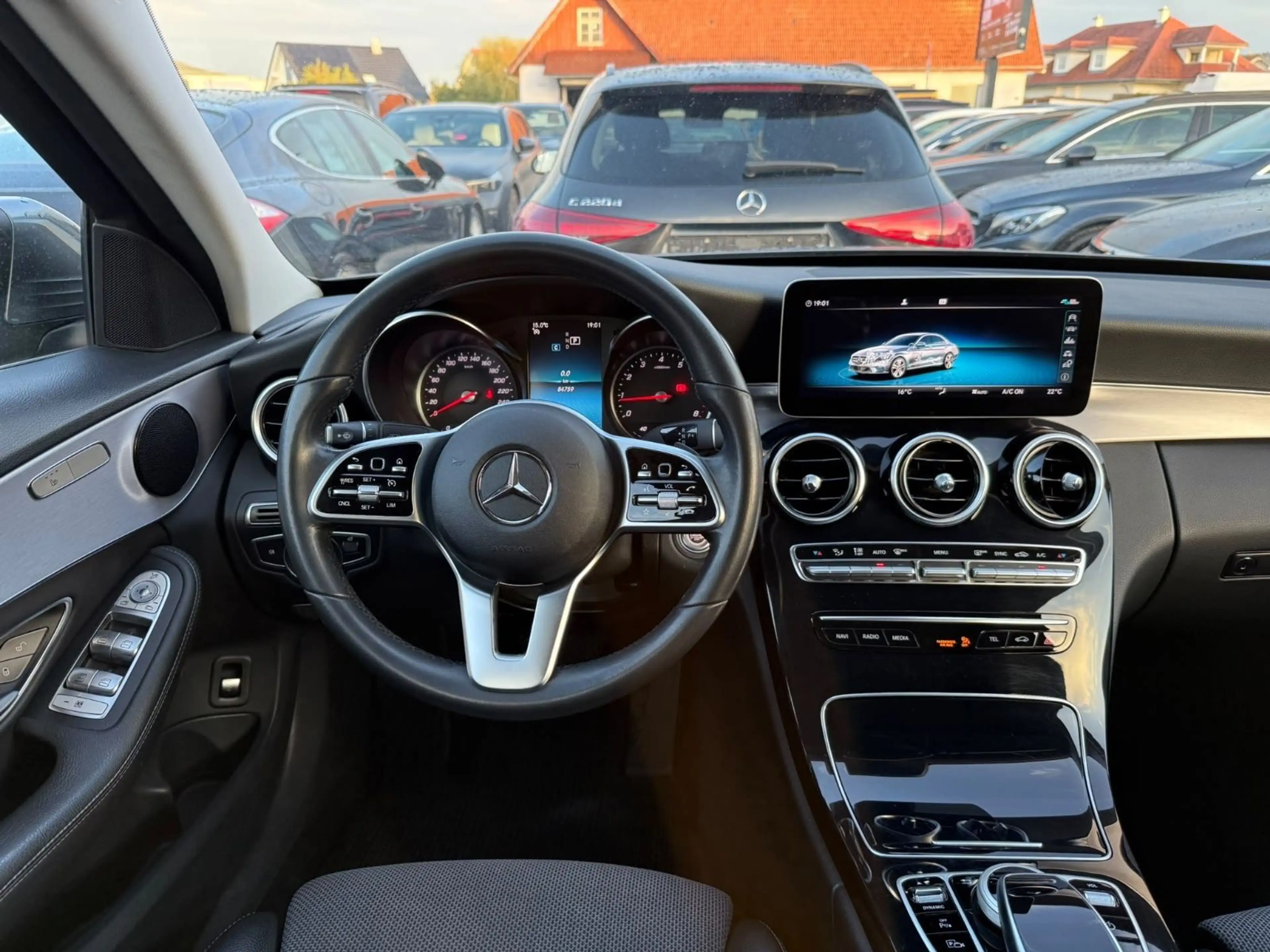 Mercedes-Benz C 180 CGI Lim. 9G Avantgarde *LED*RCAM*CARPLAY* — photo 9