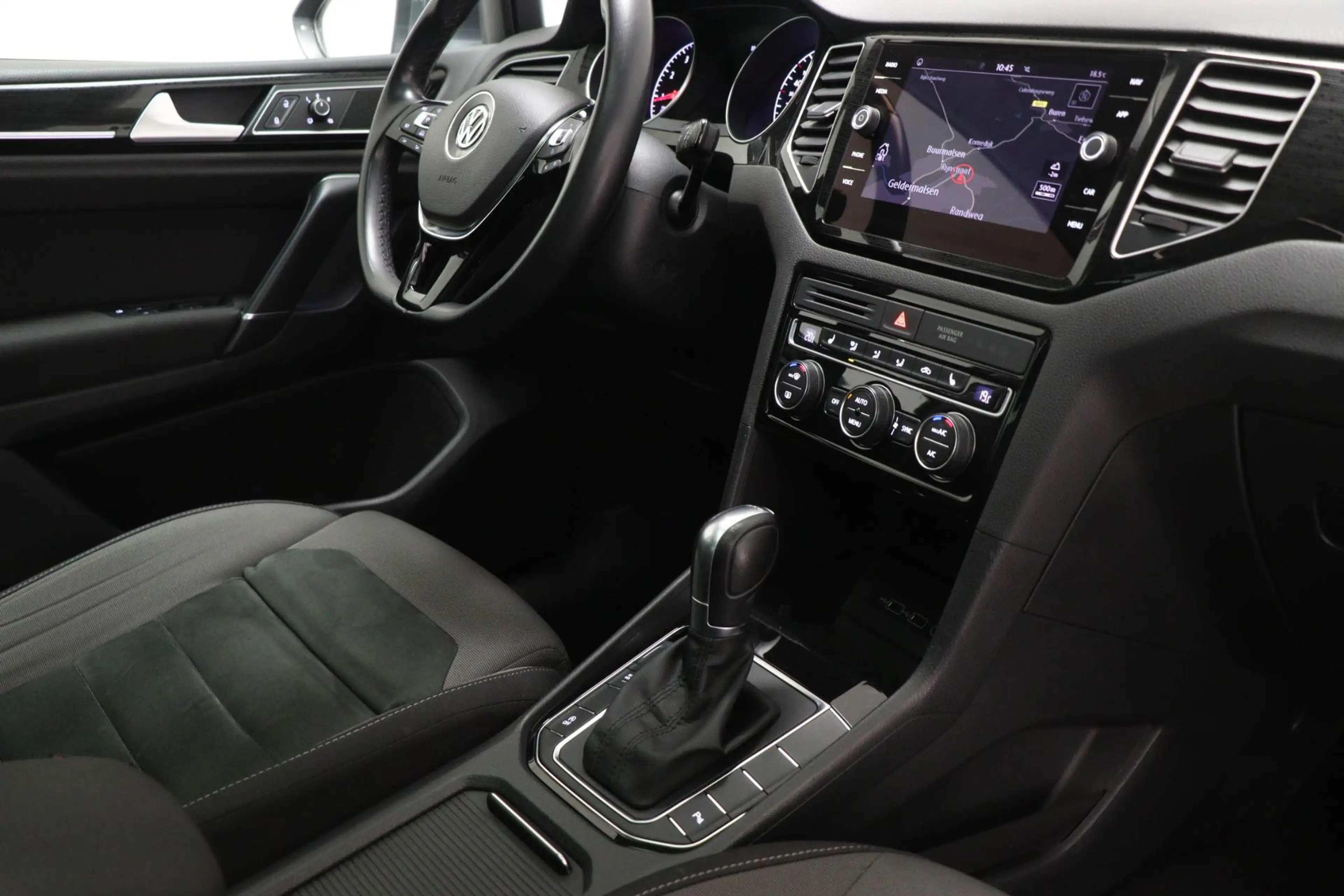 Volkswagen Golf Sportsvan 1.5 TSI ACT Highline Edition | PANORAMADAK | DRAAD — photo 3