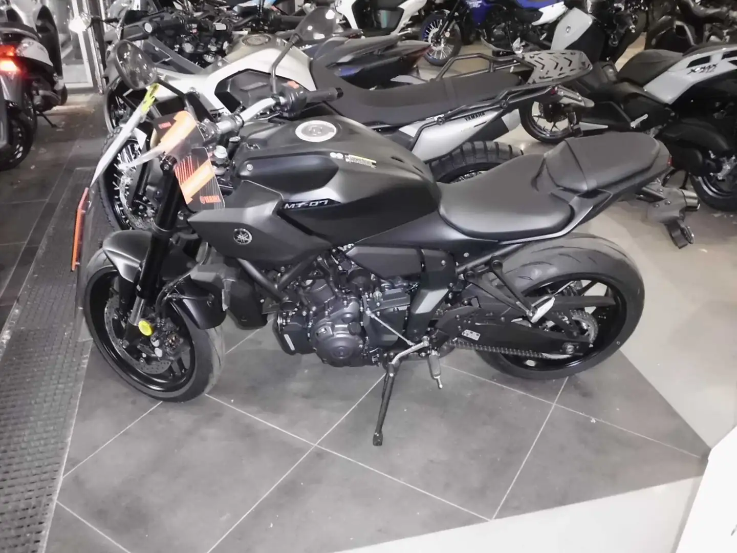 Yamaha MT-07 Noir - 1