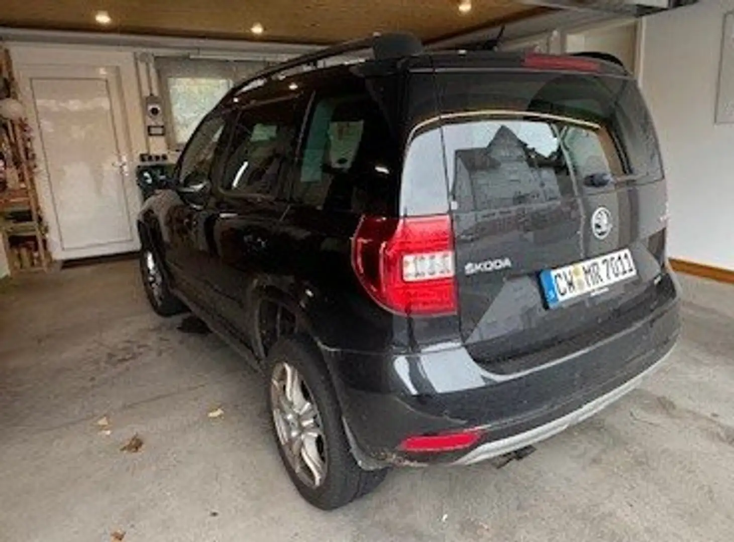 Skoda Yeti Yeti 2.0 TDI DSG 4x4 Elegance Vollausstattung Schwarz - 1