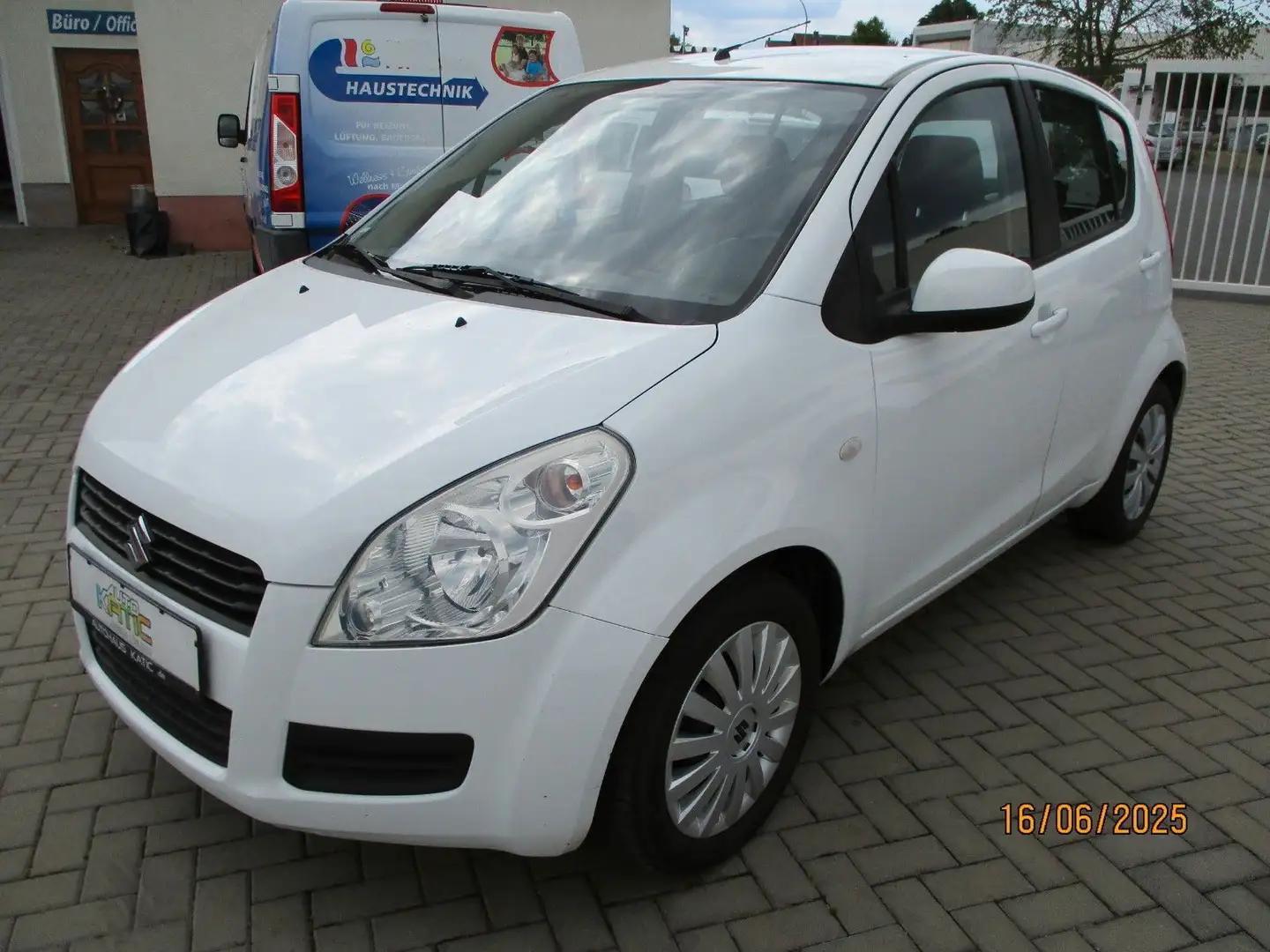 Suzuki Splash 1.2i Comfort*Sitzheizung* TÜV NEU* 1.Hand Weiß - 1