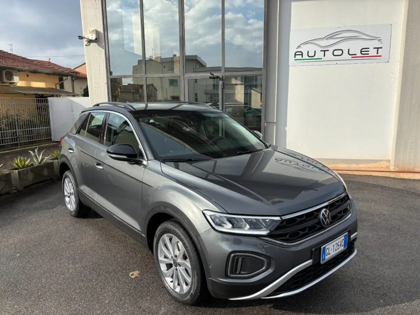 Volkswagen T-Roc 1.0 TSI Life Gris - 1