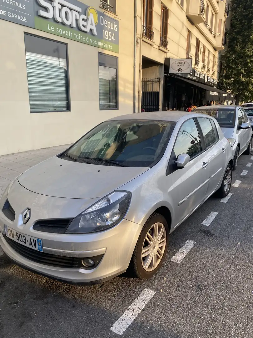 Renault Clio 1.6 16V 110 Initiale Proactive A - 1