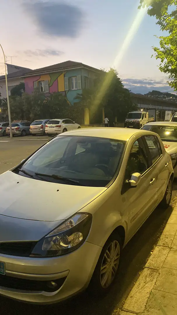 Renault Clio 1.6 16V 110 Initiale Proactive A - 2