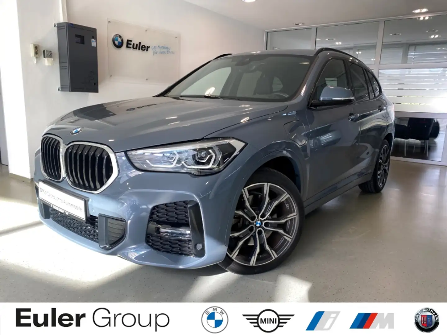 BMW X1 xDrive 25e M Sportpaket Navi LED Tempomat PDC El. Grau - 1