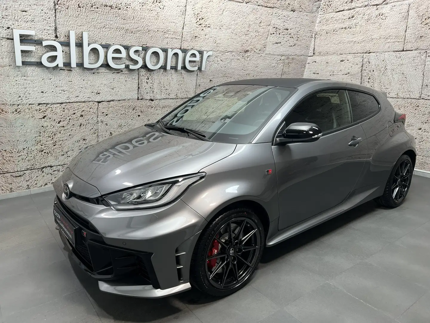 Toyota Yaris GR High Performance + Technik Paket Grau - 2