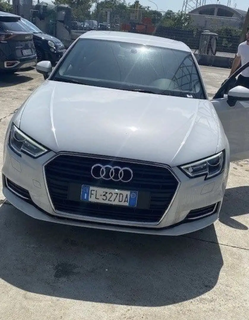 Audi A3 5p 1.6 tdi Ambiente 110cv auto - 1