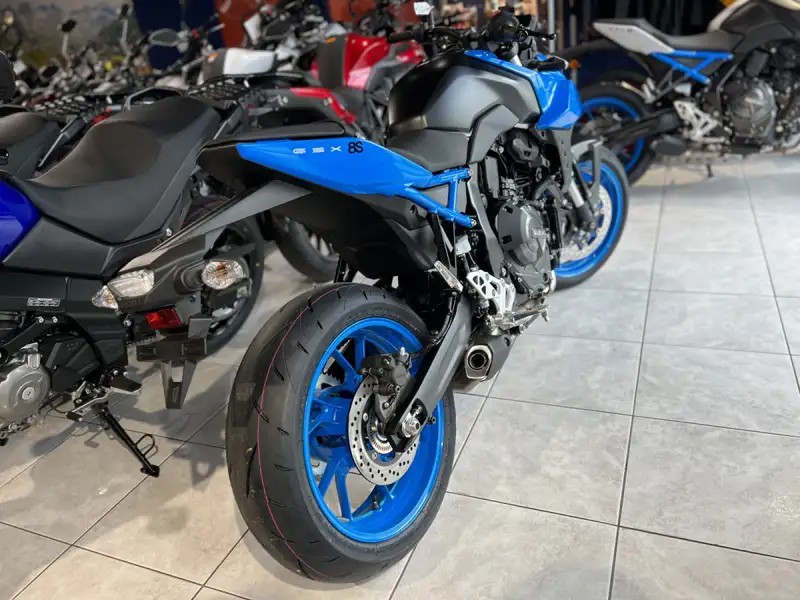 Suzuki GSX 8S - foto 3