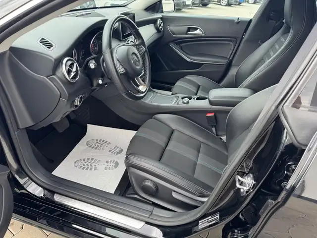 Mercedes-Benz Cla view 9