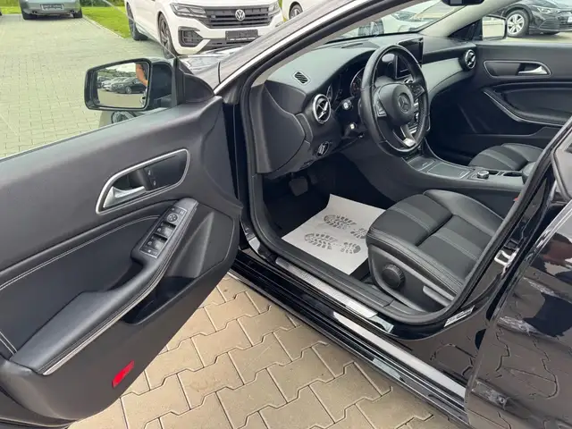 Mercedes-Benz Cla view 8