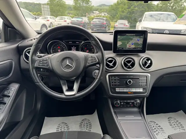 Mercedes-Benz Cla view 11