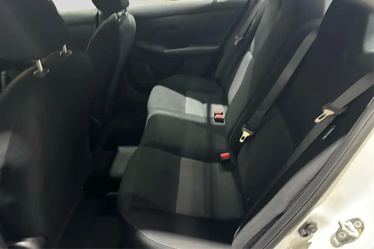 Nissan Sentra снимка Nissan Sentra