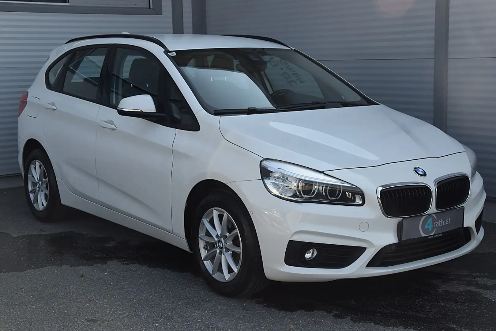 BMW 218 d Active Tourer Advantage Aut. LED/NAVI/RFK Weiß - 2