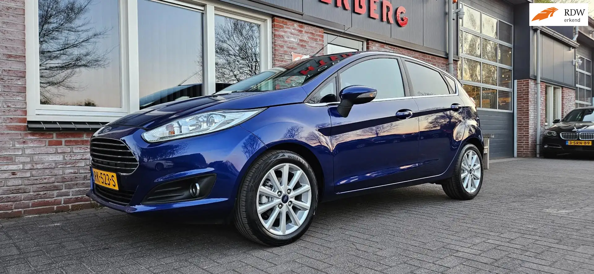 Ford Fiesta 1.0 EcoBoost Candy Blue Edition Airco/Clima! PDC! Blauw - 1