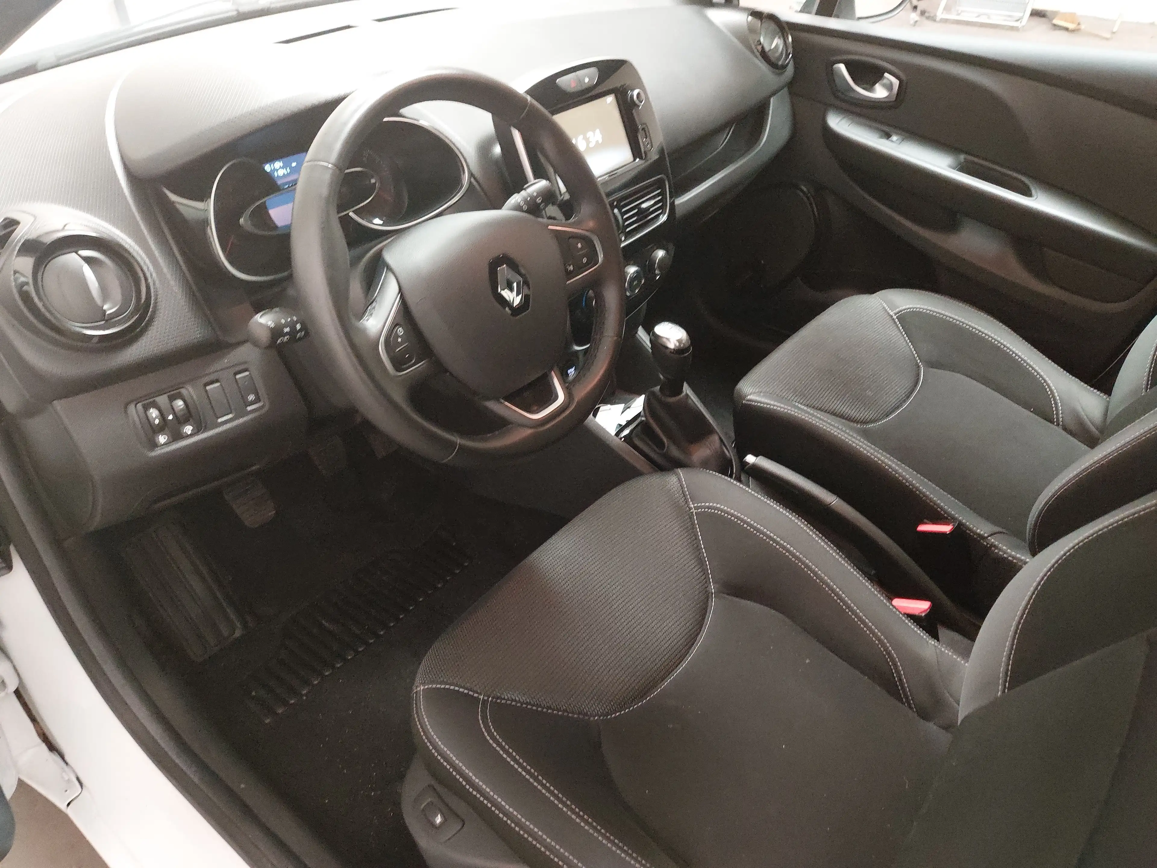 Renault Clio Grandtour 0.9 TCe Navi Shz BT — photo 6