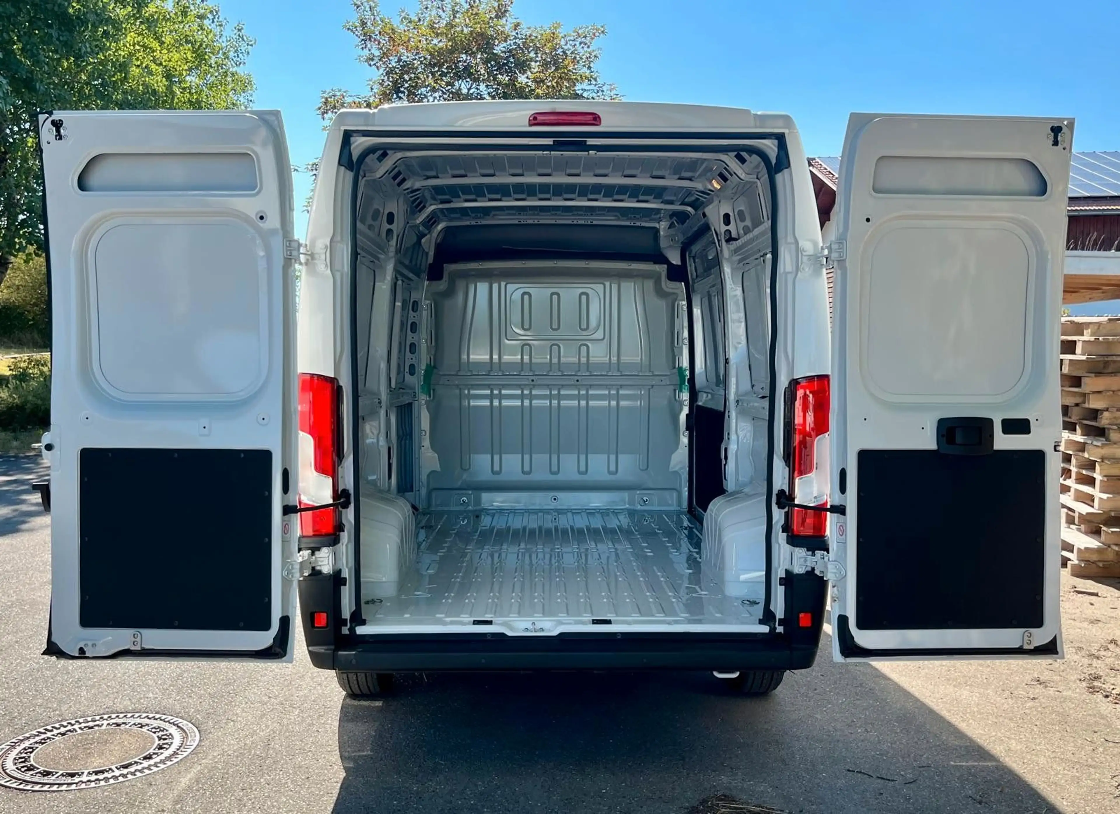 Peugeot Boxer Kasten 33 L2H2 BlueHDi 120/Trennwand/Klima — photo 15
