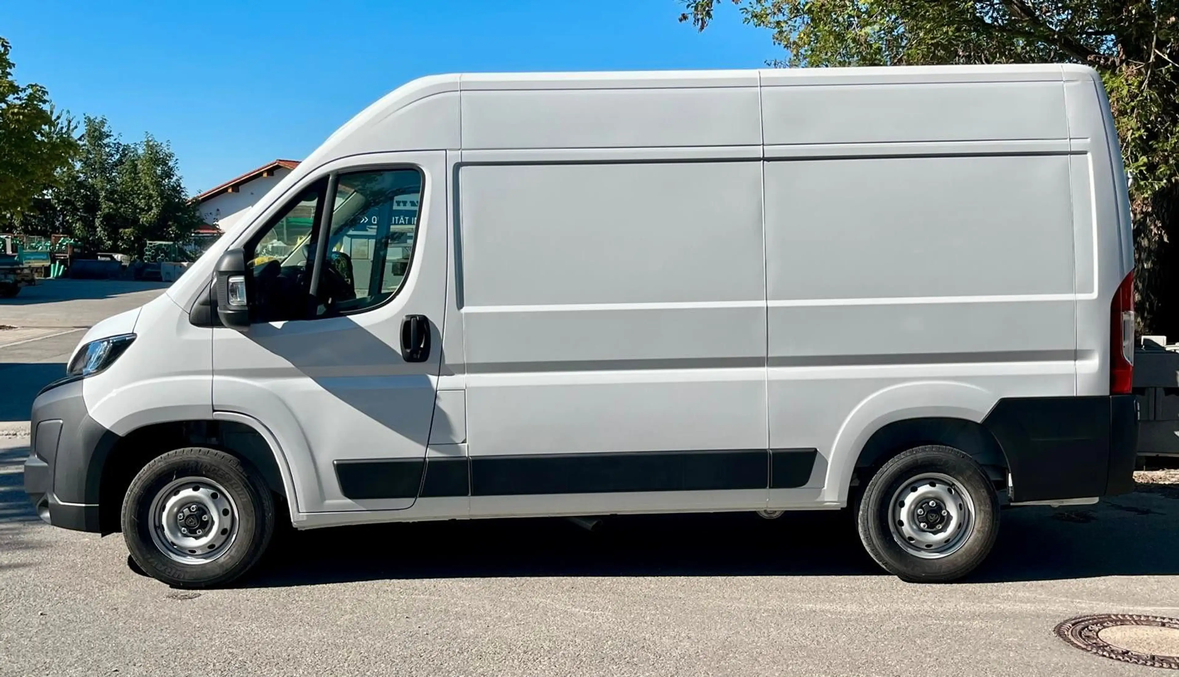 Peugeot Boxer Kasten 33 L2H2 BlueHDi 120/Trennwand/Klima — photo 3