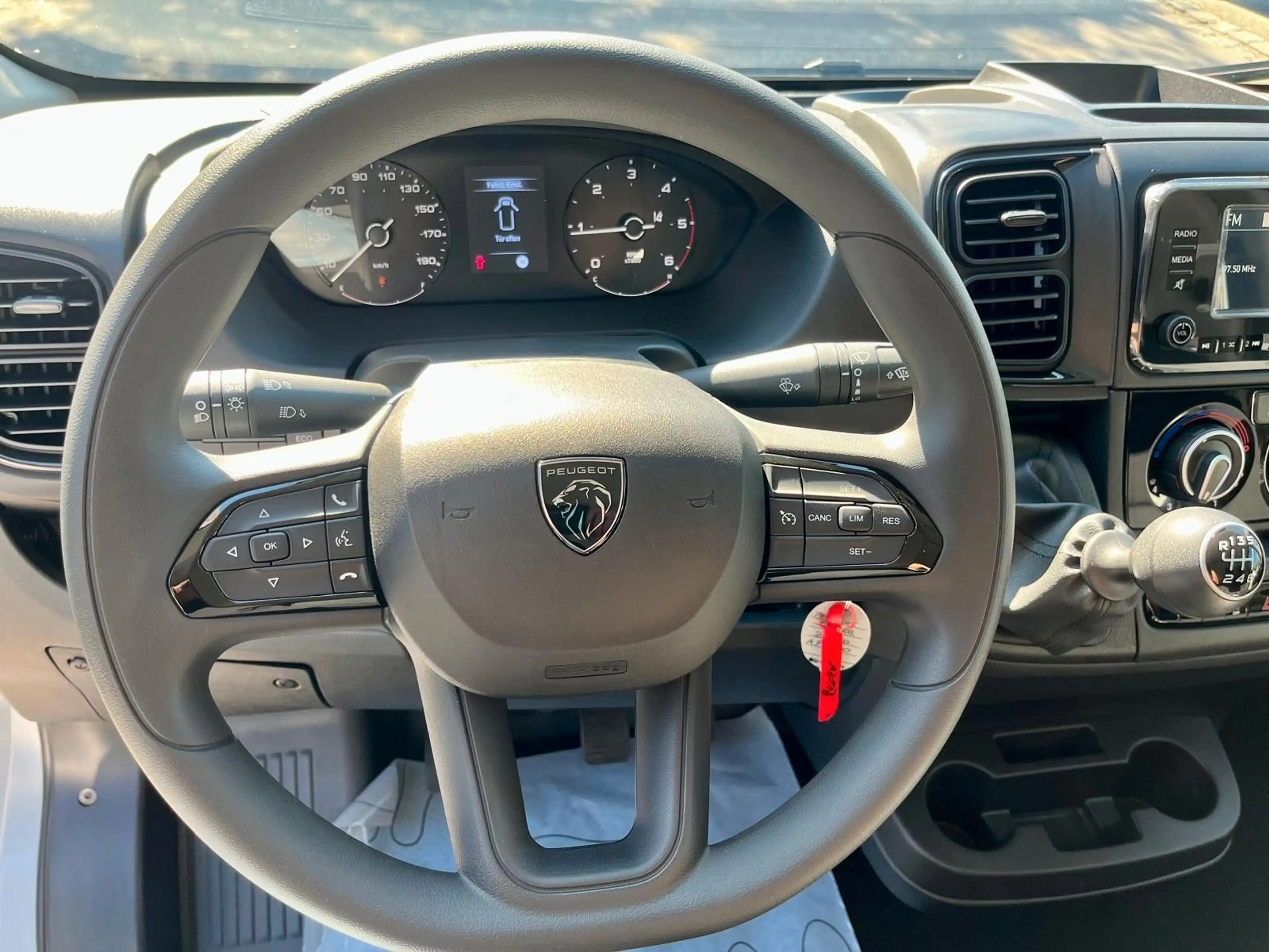 Peugeot Boxer Kasten 33 L2H2 BlueHDi 120/Trennwand/Klima — photo 10