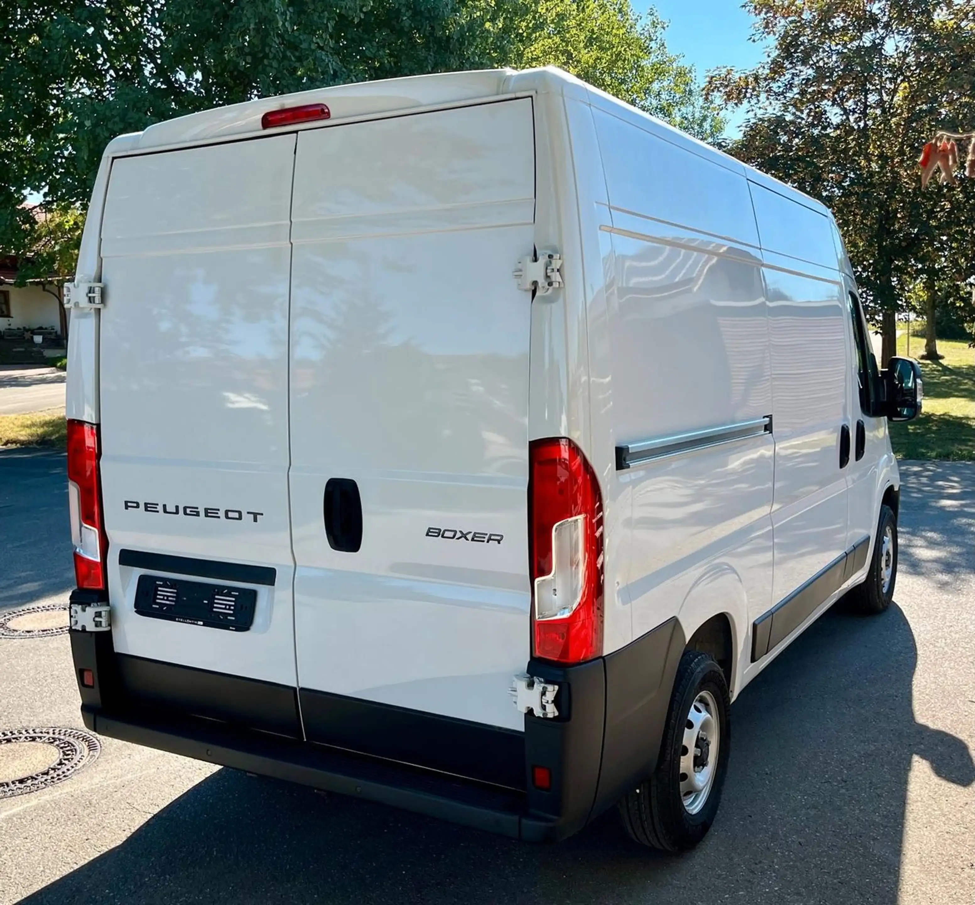 Peugeot Boxer Kasten 33 L2H2 BlueHDi 120/Trennwand/Klima — photo 4